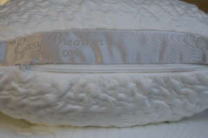 Nest Bedding easy breather pillow