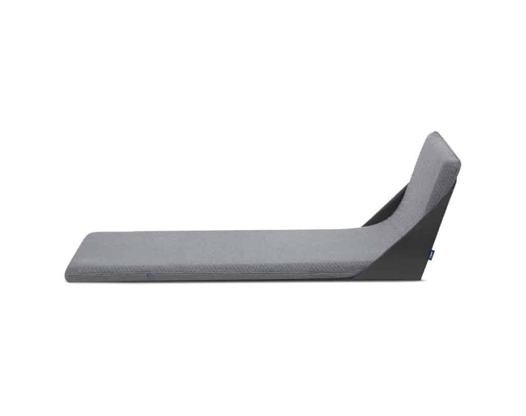 versatile and easy to use. can be a chair, a lounger and a nap mat. perfect for students and smaller rooms or studios