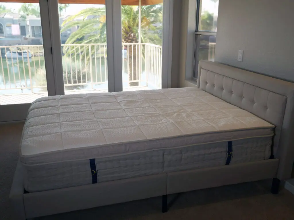 bed frame for dreamcloud mattress