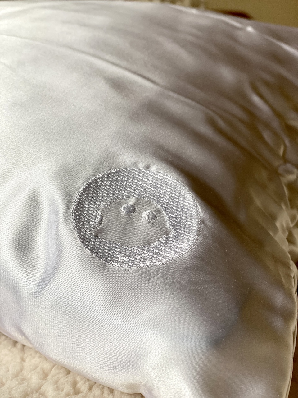 GhostBed Silk Pillowcase white